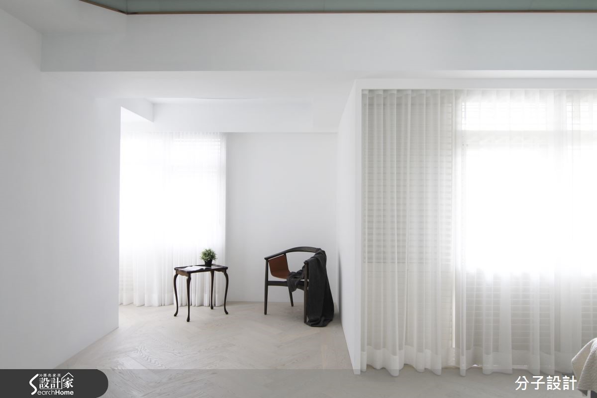 80 坪現代風居家，設計師透過格局重塑導入室外光源，